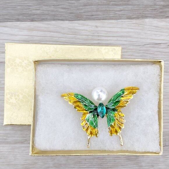 Yellow Green Butterfly Pearl Brooch - Picture 1 of 6